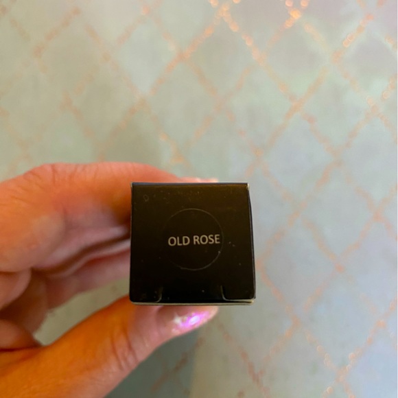 Laritzy Makeup Bundle  - Lip Liner - Lip Colours - Brand new and never opened! - Picture 8 of 8